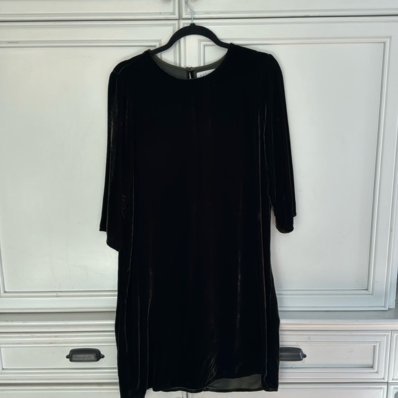 Velvet by Graham & Spencer Dresses Velvet By Graham Spencer Deep
